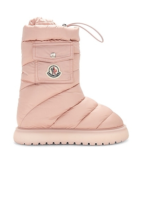 Moncler Gaia Pocket Mid Snow Boot in Pink - Pink. Size 36 (also in 37, 38, 39).