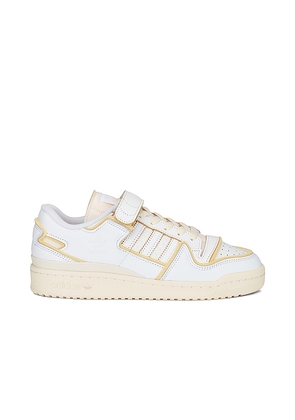adidas Originals Forum 84 Low Sneaker in White. Size 9.5.