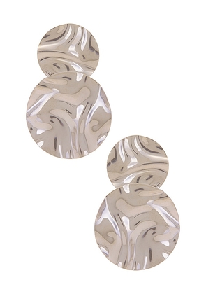 By Adina Eden Fluid Double Disc Earring in Metallic Silver.