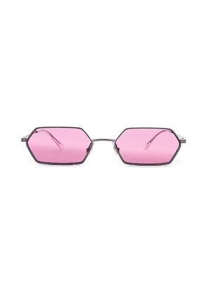 Ray-Ban Yevi Sunglasses in Pink.