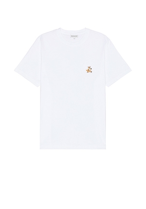Maison Kitsune Speedy Fox Patch Comfort T-shirt in White. Size M, S, XL/1X.