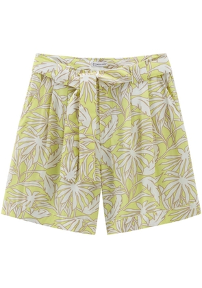 Woolrich leaf-print pleated shorts - Yellow