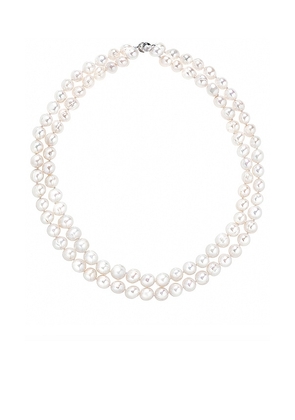 SHASHI Pearl Necklace in Ivory.