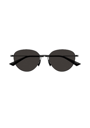 Bottega Veneta Thin Triangle Round Sunglasses in Black.