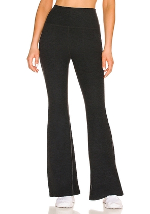 Beyond Yoga Spacedye All Day Flare High Waisted Pant in Black. Size L, M, XS.