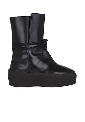 Fear of God Native Boot in Black - Black. Size 41 (also in 42, 43, 44).