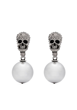 Alexander McQueen Pre-Owned Skull pearl drop earrings - Silver