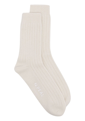 N.Peal ribbed cashmere socks - White