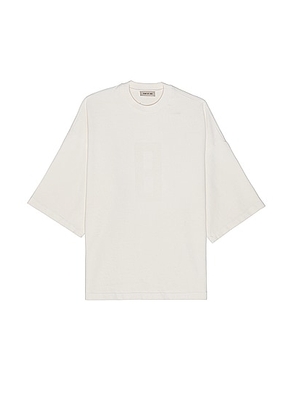 Fear of God Airbrush 8 Ss Tee in Cream - White. Size L (also in M, S, XL/1X).