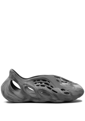 Yeezy Foam Runner cut-out sneakers - Grey