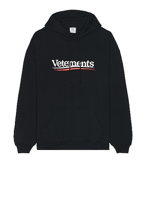 VETEMENTS Campaign Logo Hoodie in Black - Black. Size L (also in M, S).