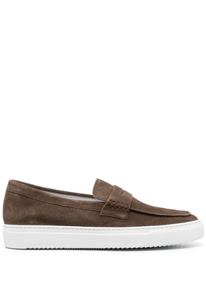 Doucal's almond toe suede loafers - Brown