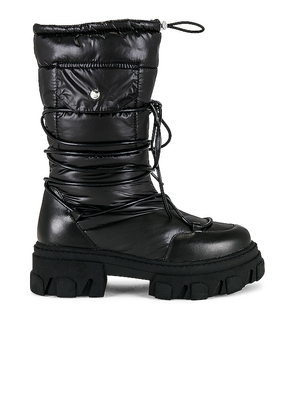 RAYE Mountain Boot in Black. Size 7, 9.