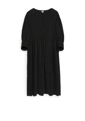 Crinkle Wide-Fit Dress - Black