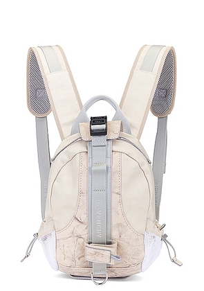 Givenchy G-Trail Small Backpack in Dust Grey - Grey. Size all.