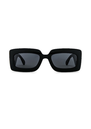 Gucci Matelasse Rectangular Sunglasses in Black.