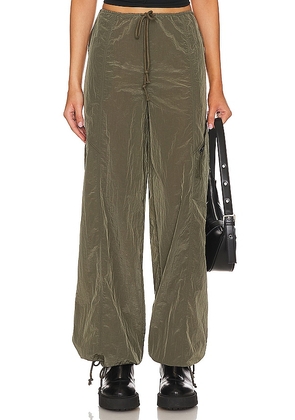 Lovers and Friends Noah Cargo Pant in Olive. Size M, S, XL, XS, XXS.
