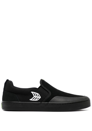 Cariuma logo-patch slip-on sneakers - Black