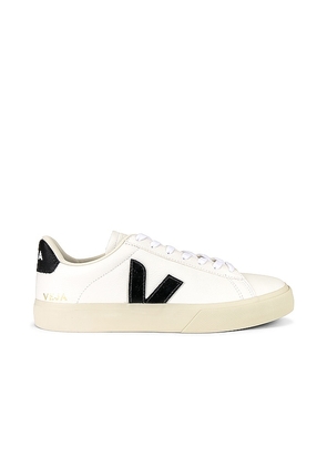 Veja Campo Sneaker in White. Size 44.