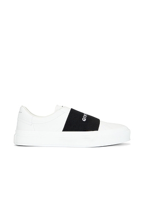 Givenchy Elastic Sneakers in White & Black - White. Size 41 (also in 44, 45).