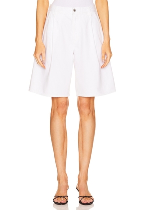 AGOLDE Ellis Trouser Short in White. Size 24, 25, 26, 27, 28, 29, 30, 31, 32, 33.