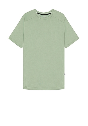 On Focus-T in Algae - Green. Size L (also in M, XL/1X).