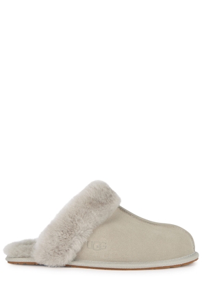 Ugg Scuffette II Suede Slippers, Slippers, Rubber Outsole - Light Grey - 4