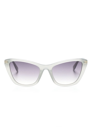 Marc Jacobs Eyewear logo-engraved wayfarer-frame sunglasses - Grey