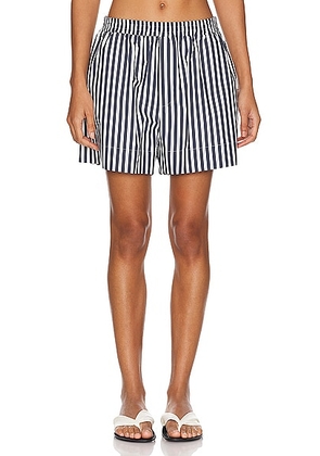 AEXAE Shorts in Stripe - White. Size L (also in M, S, XS).