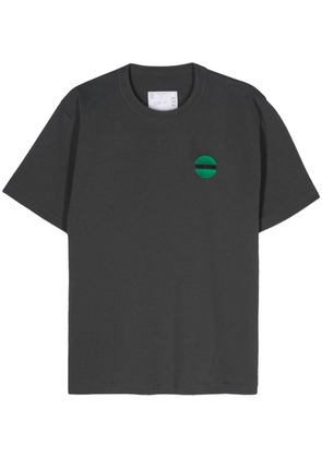 sacai embroidered-slogan T-shirt - Grey