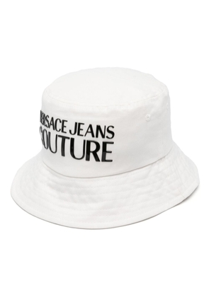 Versace Jeans Couture rubberised-logo bucket hat - White