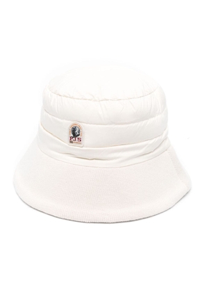 Parajumpers logo-patch padded bucket hat - White
