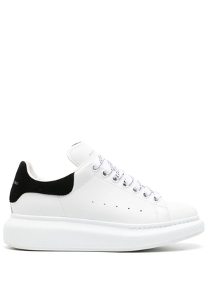 Alexander McQueen Pre-Owned Oversized leather chunky sneakers - White