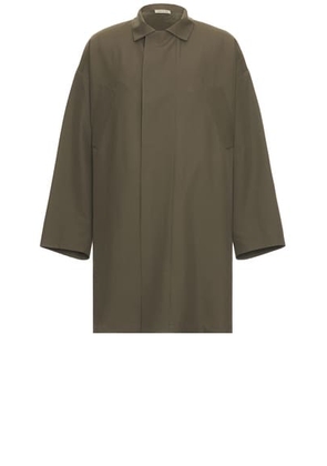 Fear of God Wool Crepe Trench in Wood - Olive. Size 52 (also in 46, 48, 50).