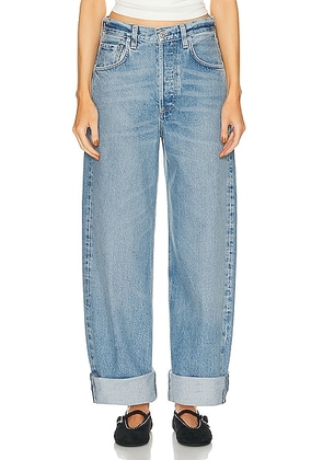 Citizens of Humanity Ayla Baggy Cuffed Crop in Gemini - Blue. Size 27 (also in 26, 28, 29, 32, 33).