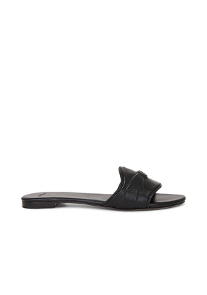 Alexandre Birman Padded Clarita Slide Sandal in Black. Size 37, 38, 39, 40.