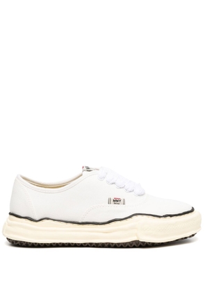 Maison Mihara Yasuhiro lace-up low-top sneakers - White