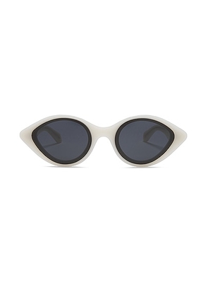 ALAÏA Lettering Logo Oval Sunglasses in White & Grey - White. Size all.