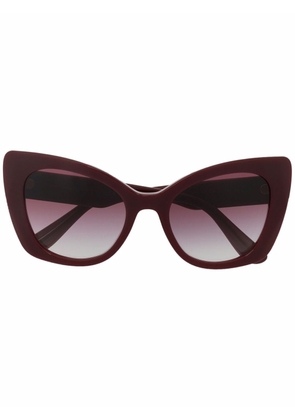 Dolce & Gabbana Eyewear logo-plaque cat-eye sunglasses - Red