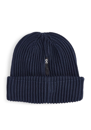 On Running Ribbed Beanie