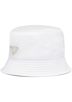 Prada triangle-logo bucket hat - White