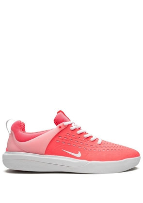 Nike SB Zoom Nyjah 3 'Hot Punch' sneakers - Pink