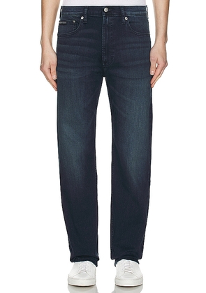 Calvin Klein Standard Straight 32 Jean in Denim-Dark. Size 36.