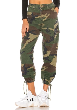 superdown Kayla Camo Jogger Pant in Green. Size 31.