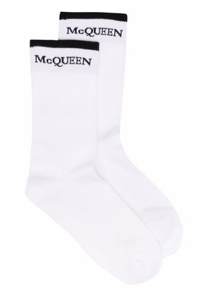 Alexander McQueen logo-knitted cotton socks - White