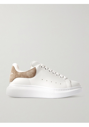 Alexander McQueen - Exaggerated-Sole Suede-Trimmed Leather Sneakers - Men - White - EU 40