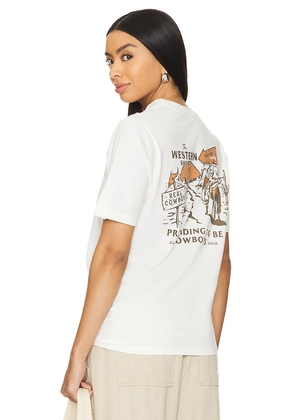 Sendero Provisions Co. Western Show T-Shirt in White. Size M, XL/1X, XS.