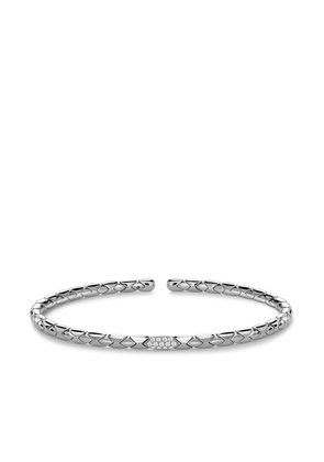 Pragnell 18kt white gold diamond Grooved textured bangle bracelet