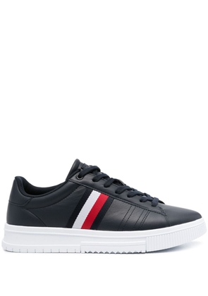 Tommy Hilfiger stripe-detail lace-up sneakers - Blue
