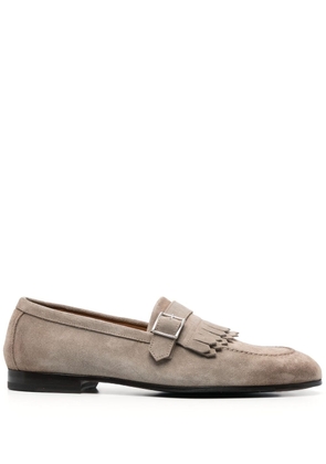 Doucal's fringe-detail suede loafers - Neutrals